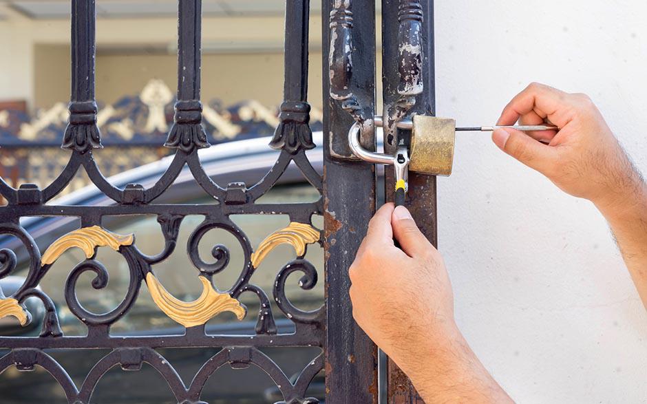 tâches spécifiques serrure porte blindee Meudon
